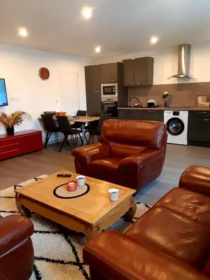 Cuisine ou kitchenette dans l'établissement Logement calme en Morvan