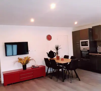 Cuisine ou kitchenette dans l'établissement Logement calme en Morvan