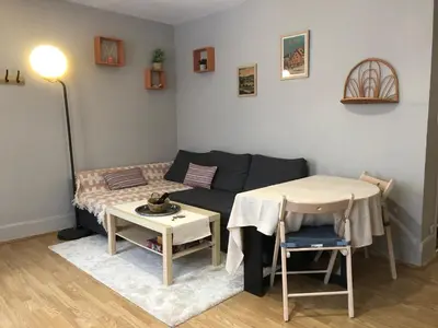 Coin salon dans l'établissement Le Cozy near center train station & SciencesPo