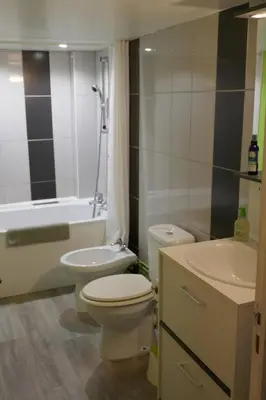 Salle de bains dans l'établissement Gîte Le Nid Abord
