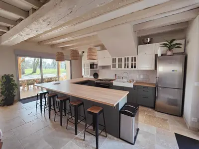 Cuisine ou kitchenette dans l'établissement Domaine Saint Loup - Chambres d'hôtes