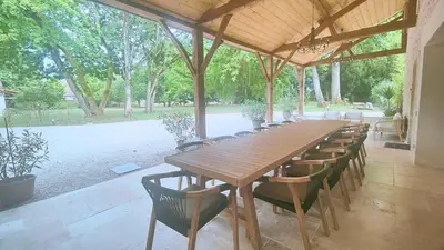 Jardin de l'établissement Domaine Saint Loup - Chambres d'hôtes