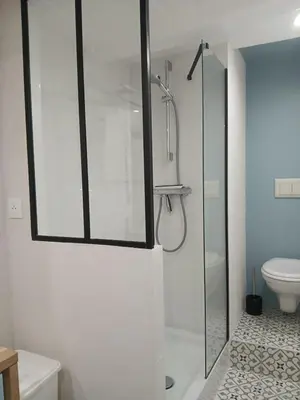 Salle de bains dans l'établissement La Parenthèse Comtoise