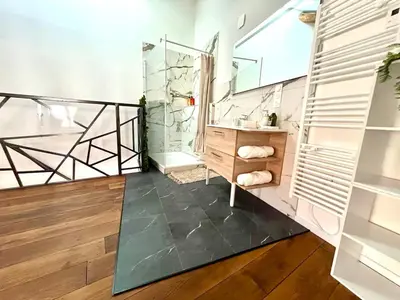 Salle de bains dans l'établissement LE LOFT, 85m2, Hyper-centre
