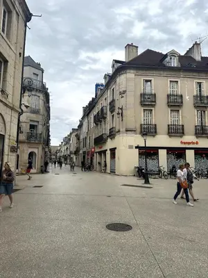 Quartier de l'appartement ou autre quartier proche
