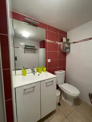 Salle de bains dans l'établissement Le Caveau de Vergisson