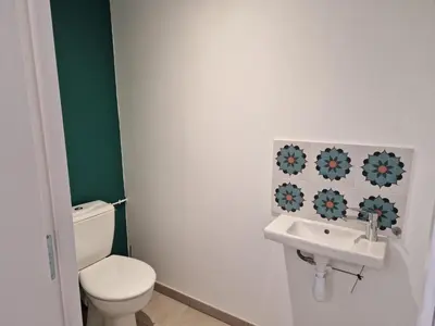 Salle de bains dans l'établissement Charmante maison de village
