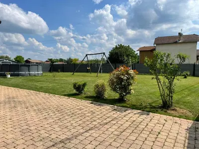 Jardin de l'établissement La Cabane