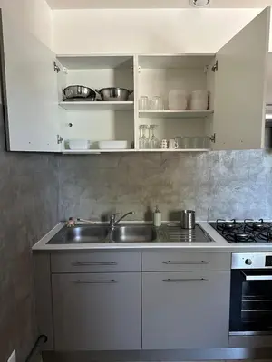 Cuisine ou kitchenette dans l'établissement Duplex hyper centre Saint-Vit!