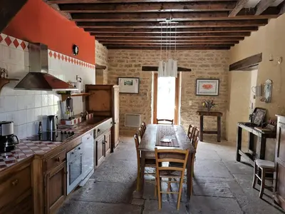 Cuisine ou kitchenette dans l'établissement Maison du parc - Château de Musigny
