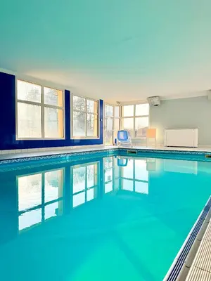 Piscine de l'établissement Au cœur des vignes - Piscine et Sauna ou située à proximité