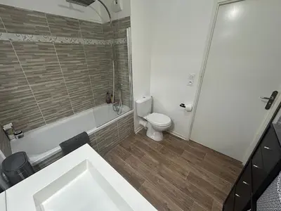 Salle de bains dans l'établissement Superbe nid douillet 42m avec balcon et parking