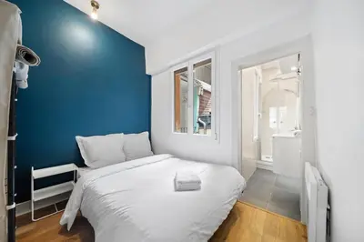Un ou plusieurs lits dans un hébergement de l'établissement Confort & Calme - Appartement Centre Historique - Tout équipé