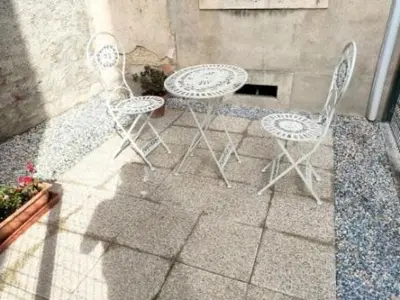 Balcon ou terrasse dans l'établissement Logement COSY proche centre-ville - WiFi