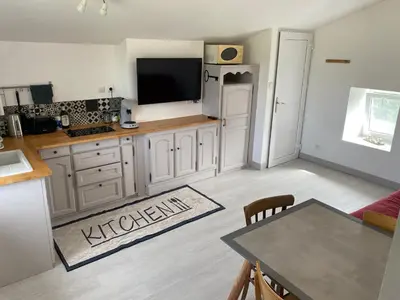 Cuisine ou kitchenette dans l'établissement Joli t2 au calme