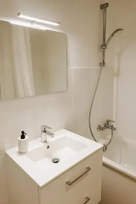 Salle de bains dans l'établissement Le Blue Hole - Appartement de charme Digoin
