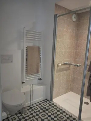 Salle de bains dans l'établissement DOMITYS - Les Cristaux