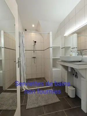 Salle de bains dans l'établissement JUR'Atypique