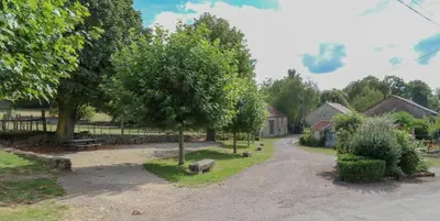 Jardin de l'établissement Gîte des Pommiers