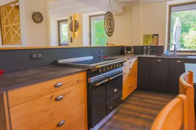 Cuisine ou kitchenette dans l'établissement Domaine Belle Ombre