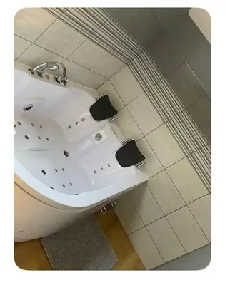 Salle de bains dans l'établissement La maison du bonheur au cœur du Morvan