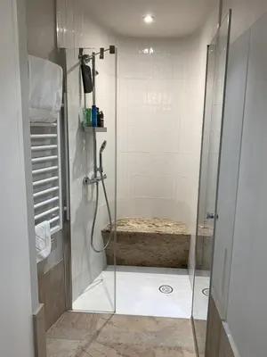 Salle de bains dans l'établissement Maison Thaïs, deux pièces de charme