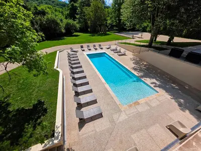 Piscine de l'établissement La mezzanine by Vindihouses ou située à proximité