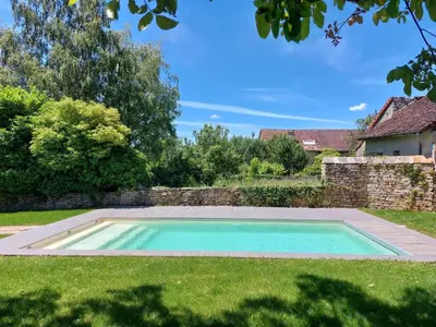 Piscine de l'établissement Demeure vigneronne rare ou située à proximité
