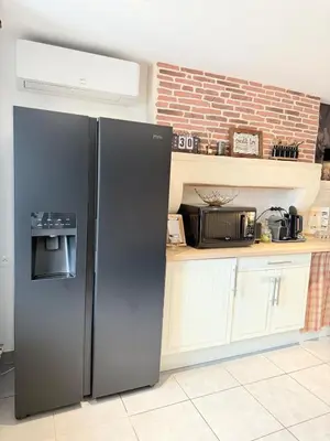 Cuisine ou kitchenette dans l'établissement Lodge avec Spa extérieur privé en option et mini-ferme sur place