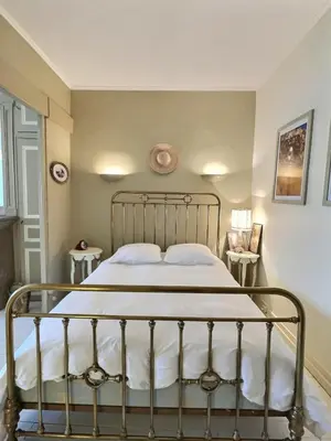 Un ou plusieurs lits dans un hébergement de l'établissement Le Relais des Arts by Miss K