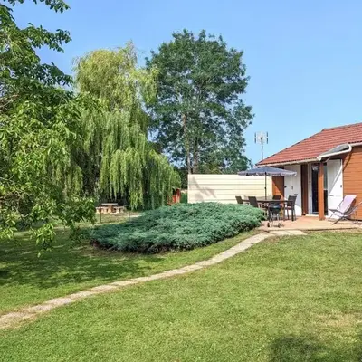 Chalet confortable à Pesmes avec terrasse privative - FR-1-583-477