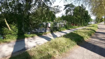 Jardin de l'établissement Botel La Vecchia (LY1992)