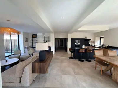 Cuisine ou kitchenette dans l'établissement Chez Max - Terrasse - Climatisation - Parking gratuit