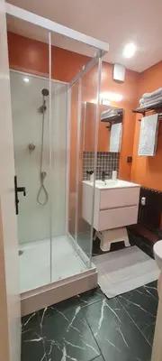 Salle de bains dans l'établissement Studio proche centre-ville