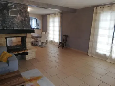 Coin salon dans l'établissement Les Bugnardes