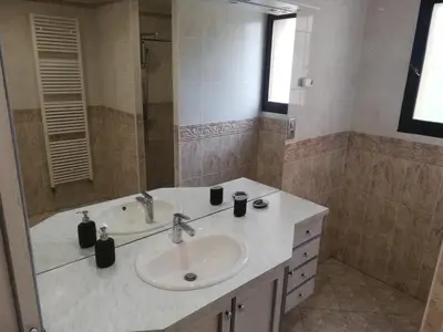 Salle de bains dans l'établissement Les Bugnardes