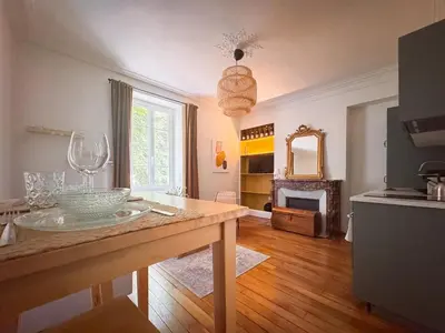 Cuisine ou kitchenette dans l'établissement Appartement au Grain d' Moutarde