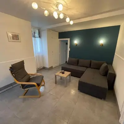 Petite maison avec cour