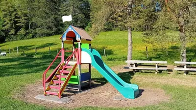 Aire de jeux pour enfants de l'établissement Les tiny houses autonomes du val d'or