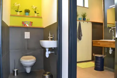 Salle de bains dans l'établissement La Cachette