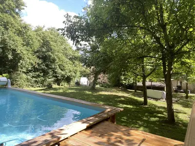 Piscine de l'établissement La Grangette En Bourgogne ou située à proximité