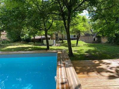 Piscine de l'établissement La Grangette En Bourgogne ou située à proximité