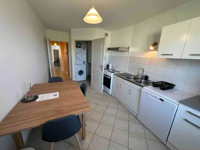 Cuisine ou kitchenette dans l'établissement Blv du collège hypercentre Paray 6pers max