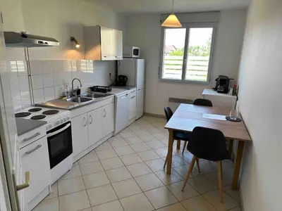 Cuisine ou kitchenette dans l'établissement Blv du collège hypercentre Paray 6pers max