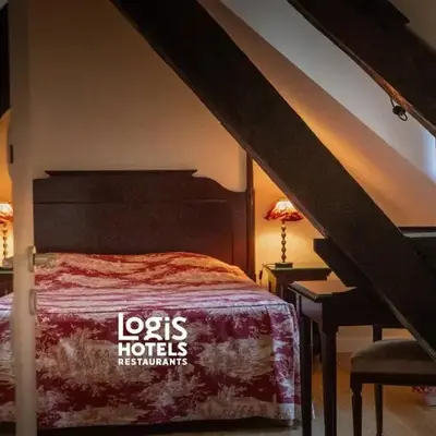 Logis Hôtel L'Orée des Charmes et son restaurant L'évYdenCe
