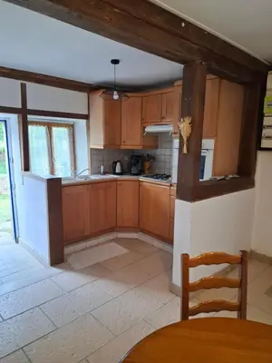 Cuisine ou kitchenette dans l'établissement la maison bleue