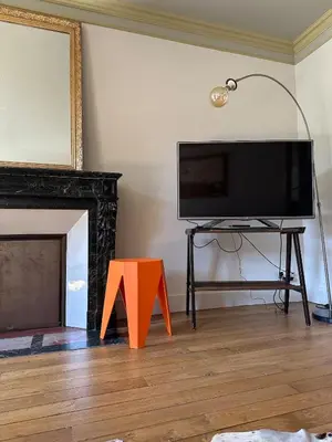 Télévision ou salle de divertissement dans l'établissement Le Relais de Paulette et Gaston
