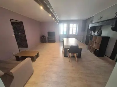 Télévision ou salle de divertissement dans l'établissement Maison au cœur du vignoble
