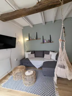 Télévision ou salle de divertissement dans l'établissement Au Jardin secret, hyper centre, terrasse