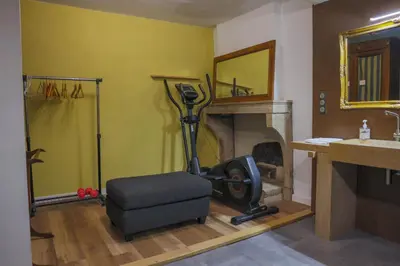 Salle ou équipements de sports de l'établissement Galerie Nakai Art B&B